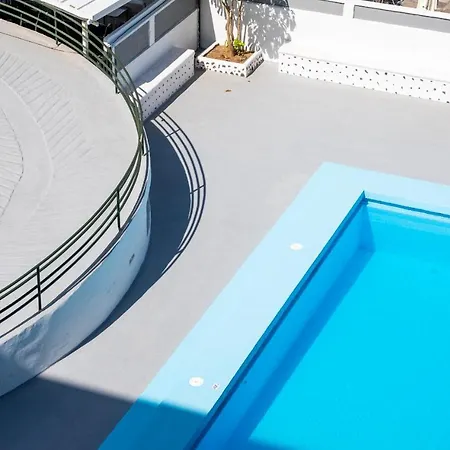 Views Apartment *